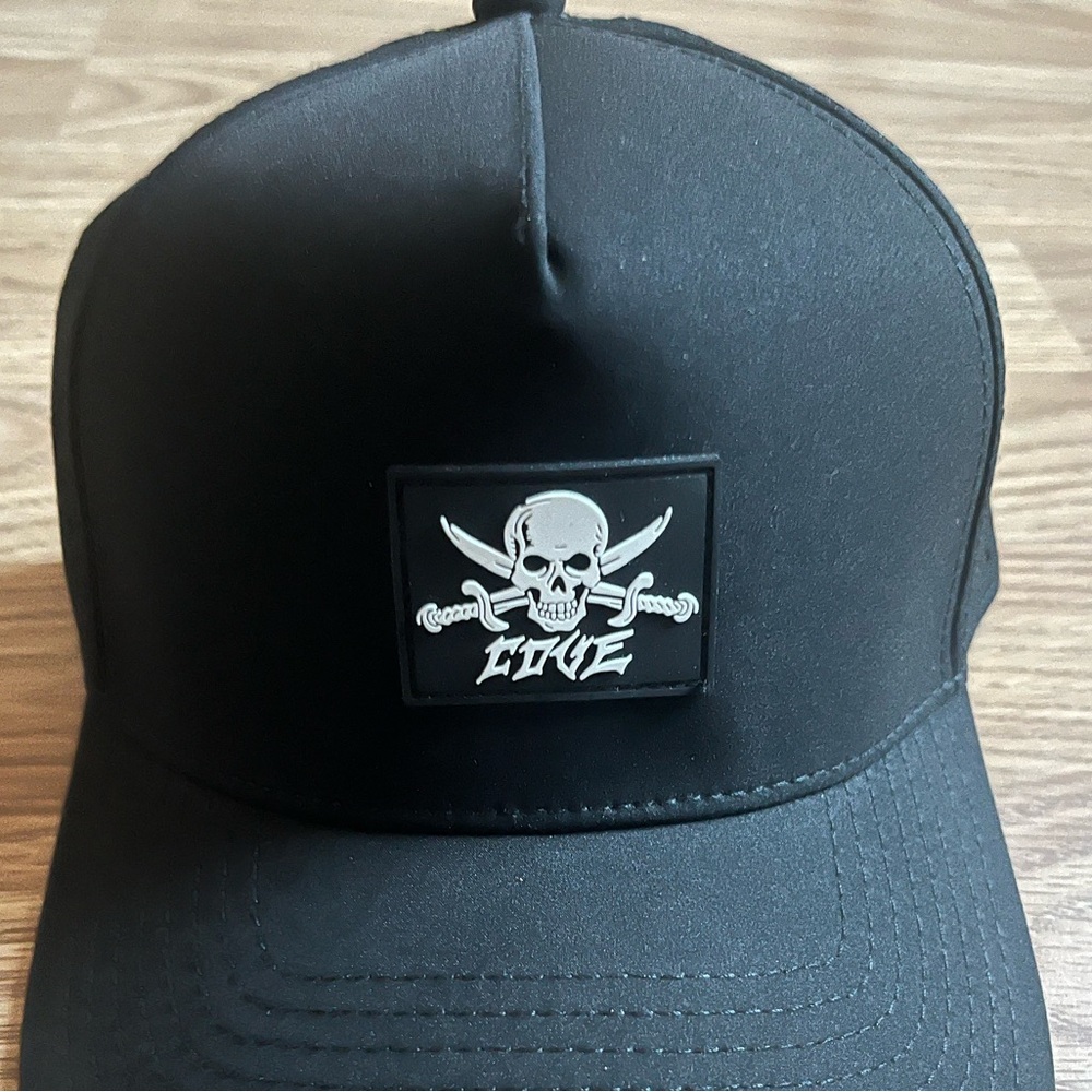 Cove Black Trucker Cap w/ Skull Crossbones Patch - Picture 3 of 4